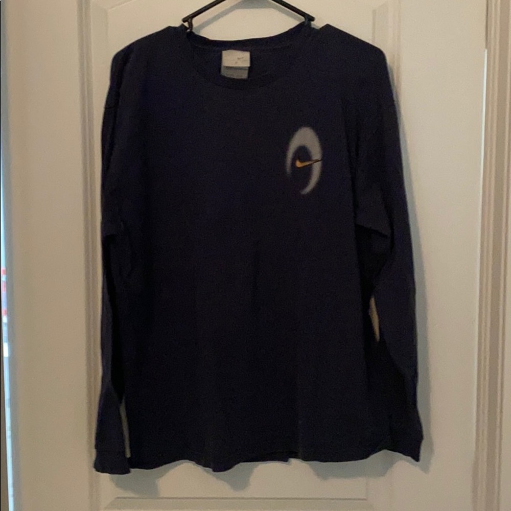 Men’s Nike long sleeve shirt.